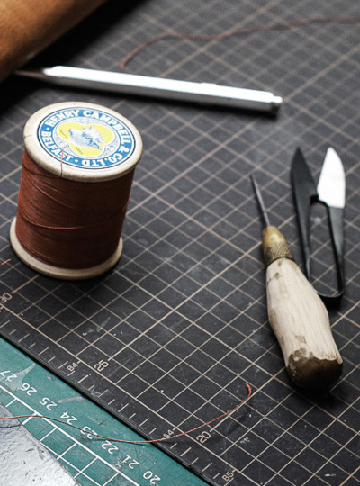 le cuir dans tous ses etats - Yvon Morin - artisan sellier maroquinier le cuir dans tous ses etats - Yvon Morin - artisan sellier maroquinier